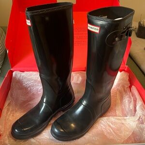 Hunter Original Gloss Tall Rain Boots (Size 10) Great Condition.